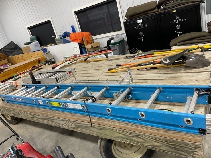 werner-20'-extension-ladder-image-1