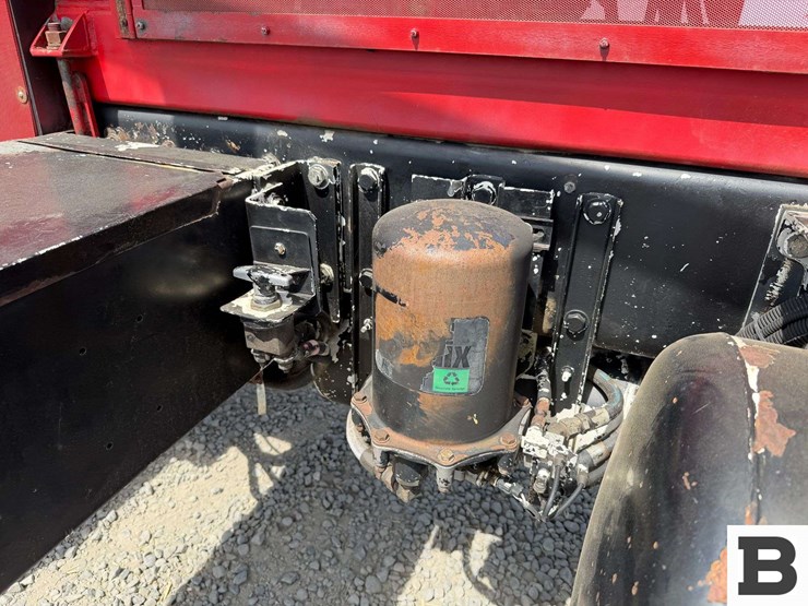 1994-peterbilt-320-image-19
