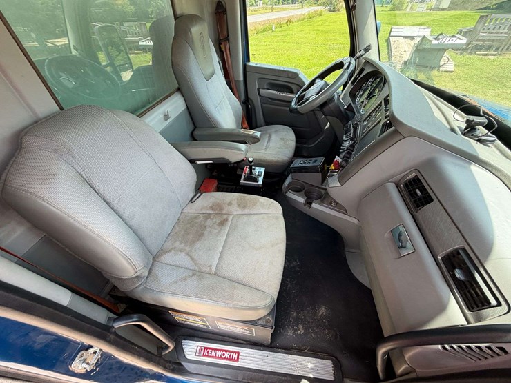 2016-kenworth-t880-image-50