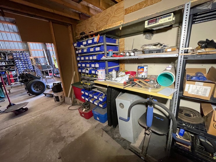 #7041-•-shelf-and-contents-image-2