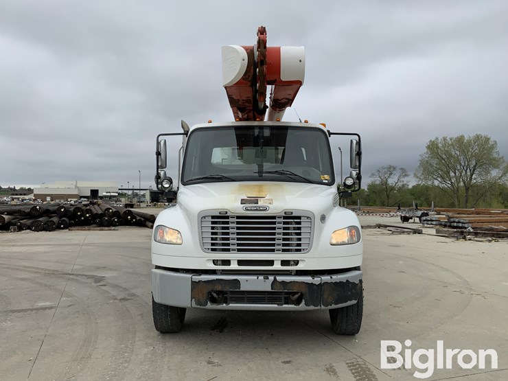 2016-freightliner-m2-106-image-2