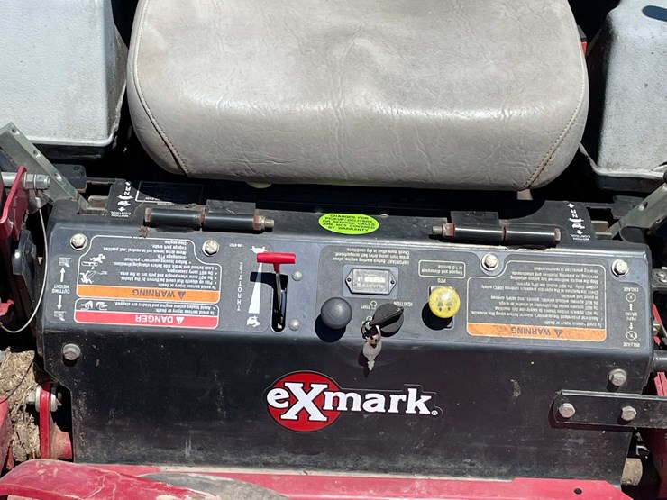 #7408-•-x-mark-zero-turn-riding-lawn-mower-image-3