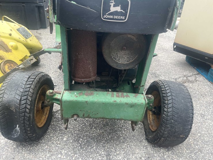 john-deere-110-image-36