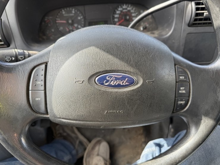 2005-ford-f550-xl-sd-image-28