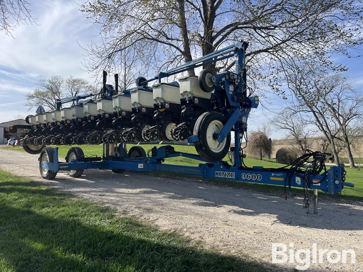 2006-kinze-3600-image-3