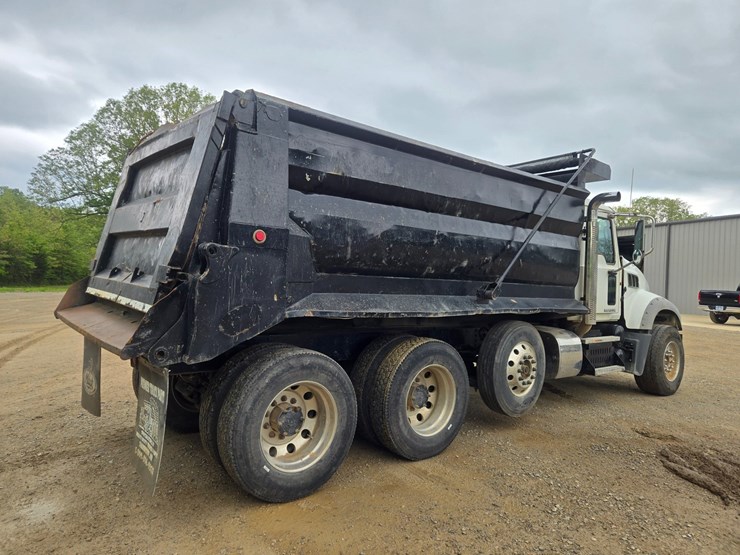 #24295-•-2011-mack-gu713-dump-truck-image-17