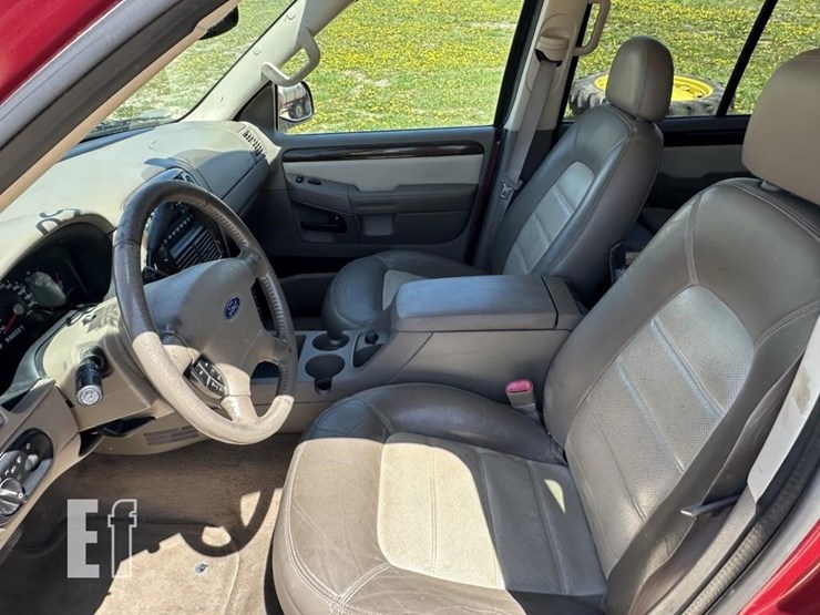 2004-ford-explorer-image-9