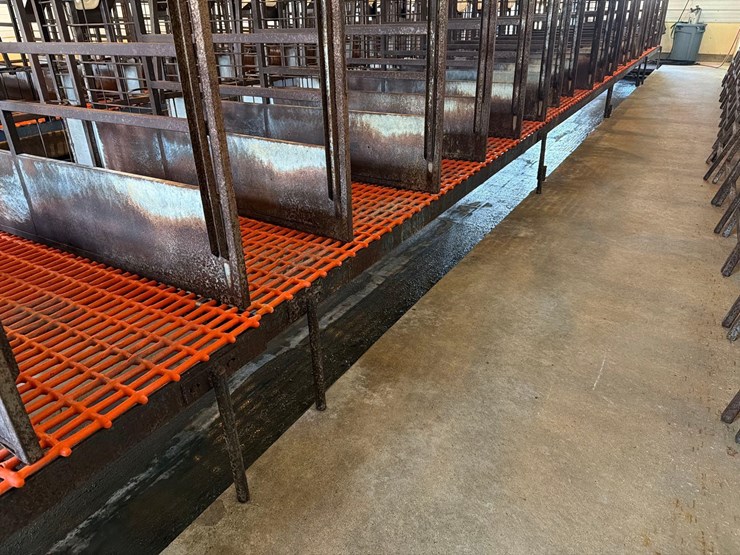 10-sections-of-orange-metal-floor-grates-image-10