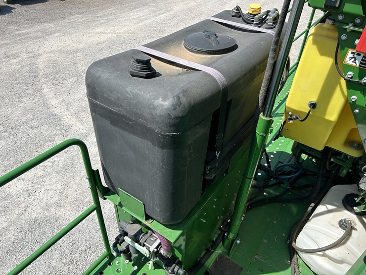 2020-john-deere-cs770-image-18