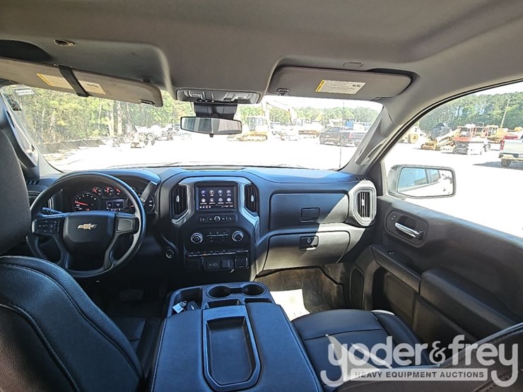 2022-chevrolet-1500-image-33