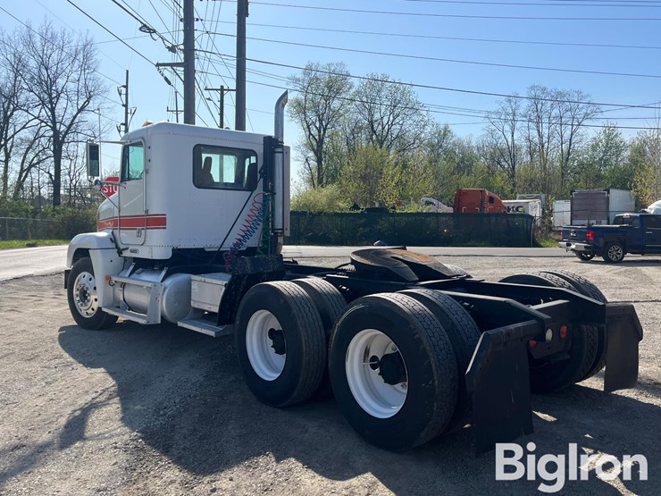 1995-freightliner-fld120-image-7