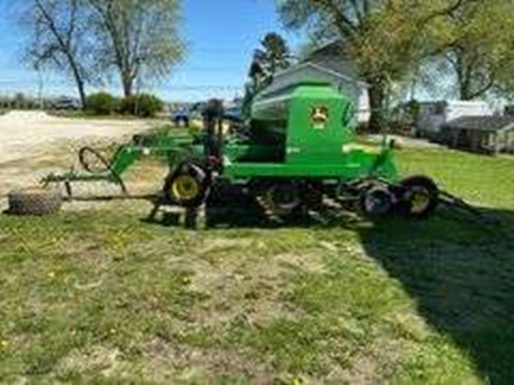 john-deere-1590-image-2