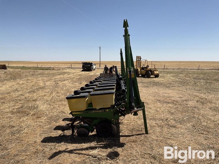 john-deere-7300-image-4