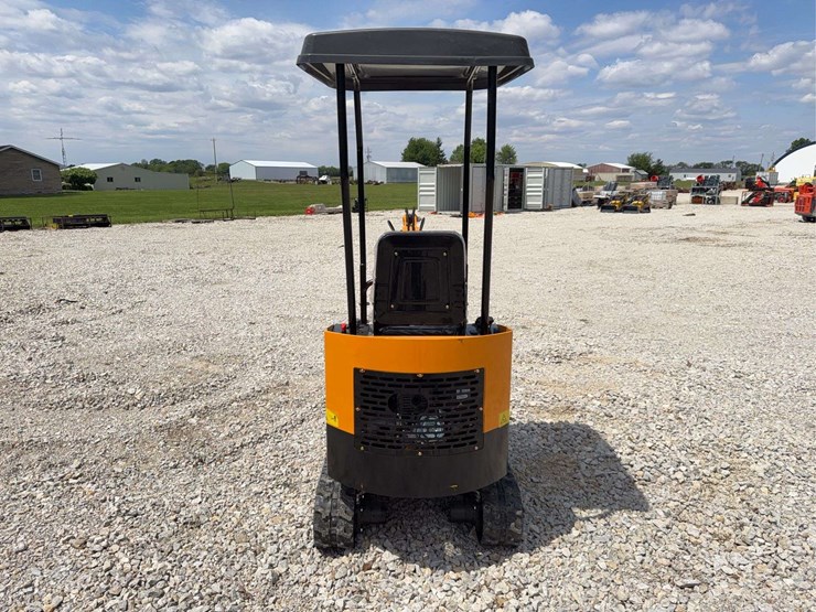 2026-miva-va13-mini-excavator-image-4