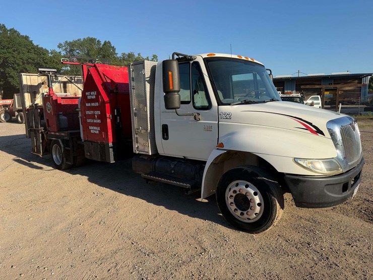 2006-international-durastar-4300-image-4