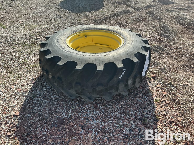 john-deere-24-image-4