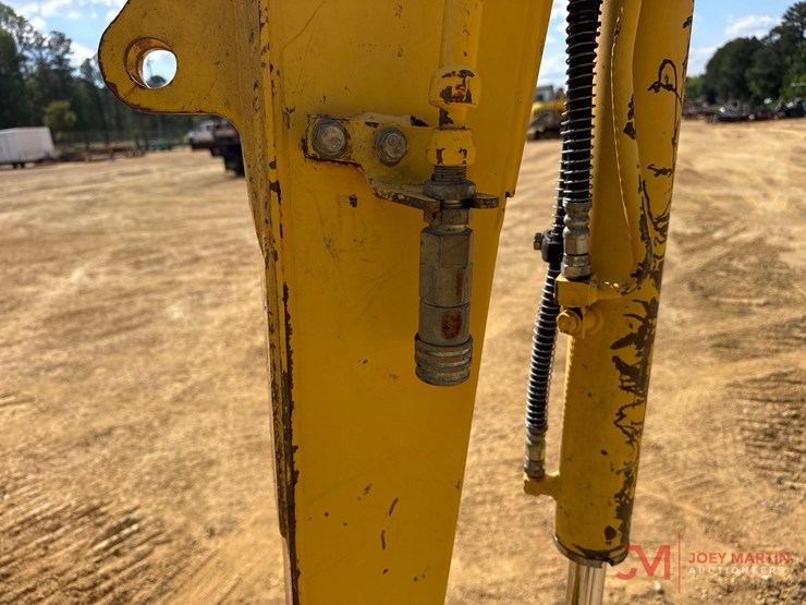 2015-komatsu-pc35mr-3-image-11