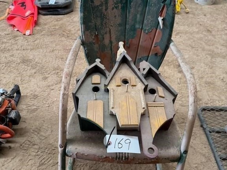 bird-house-&-chair-image-1