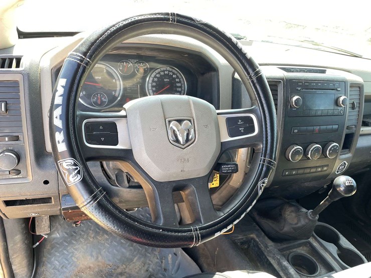 2011-dodge-ram-3500hd-image-12
