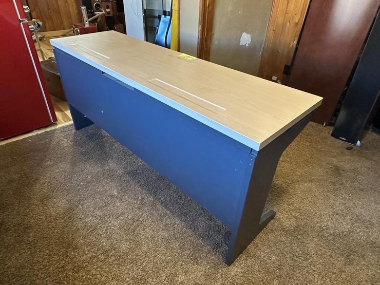 table/desk-image-3
