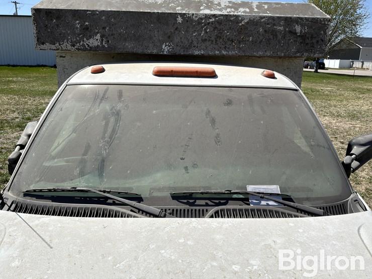 2002-chevrolet-silverado-3500-image-12