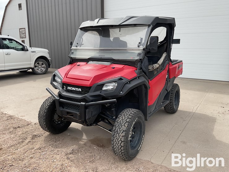 2016-pioneer-4x4-image-1