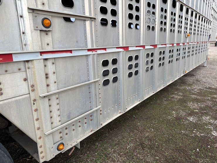 2008-wilson-livestock-trailer-image-9