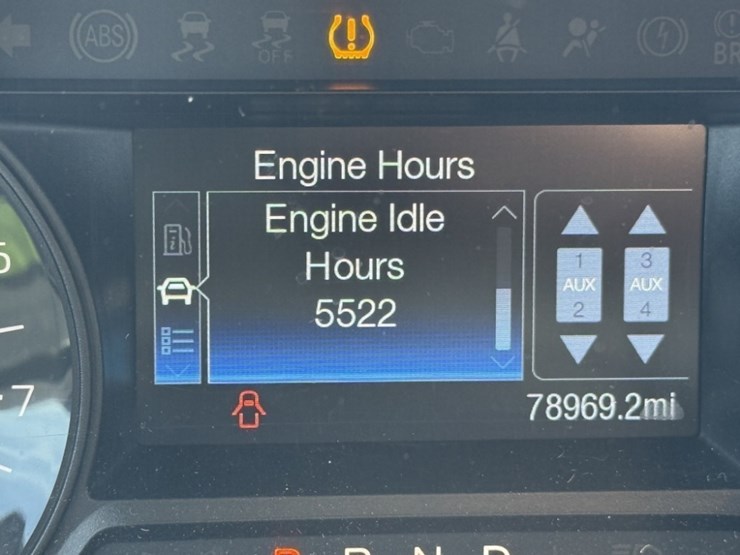 2018-ford-explorer-image-30
