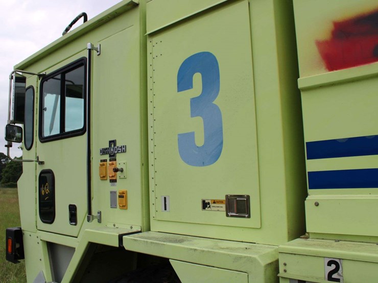 1995-oshkosh-t1500-image-19