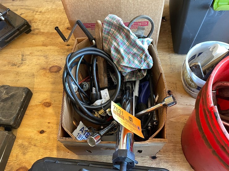#7031-•-misc.-tools-and-automotive-items-image-7