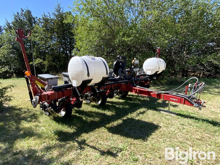 2014-case-ih-1225-image-3