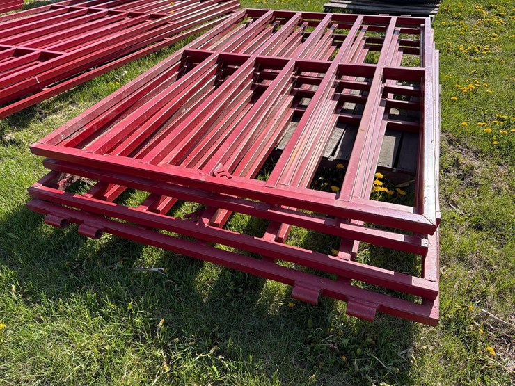 5-7ft-7”-long-livestock-gates-image-4