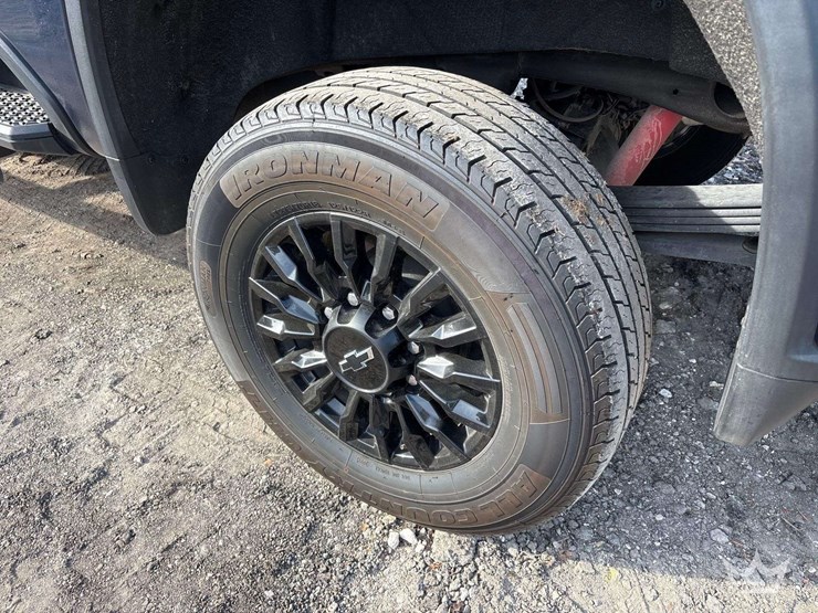 2021-chevrolet-silverado-2500-image-36