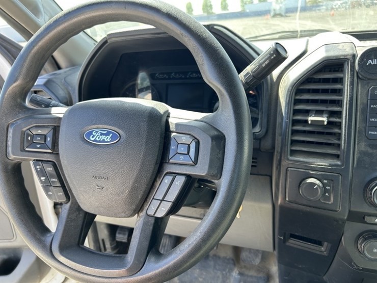 2016-ford-f150-xl-image-18