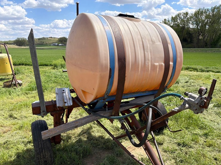 200-gallon-spray-tank-image-10