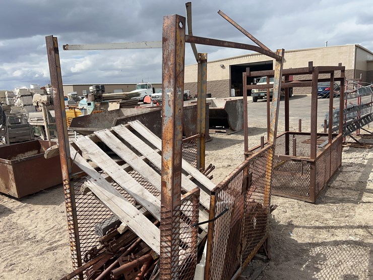 man-basket-with-scaffolding-parts-image-4