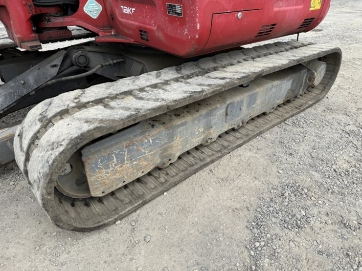 2017-takeuchi-tb260-image-17