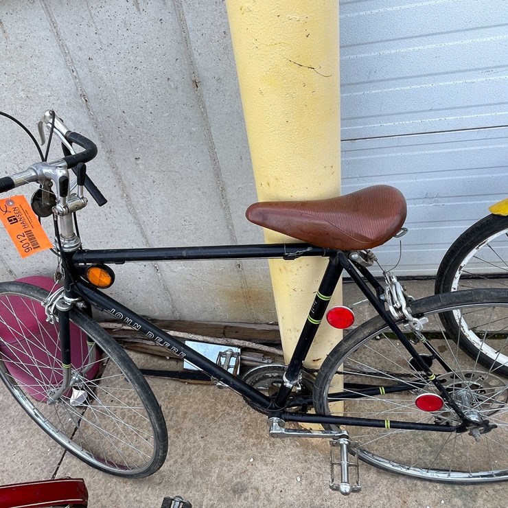 #9012 • John Deere Bike (O3)