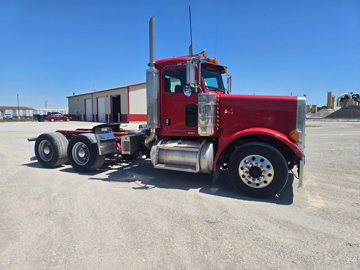 2007-peterbilt-379-image-29