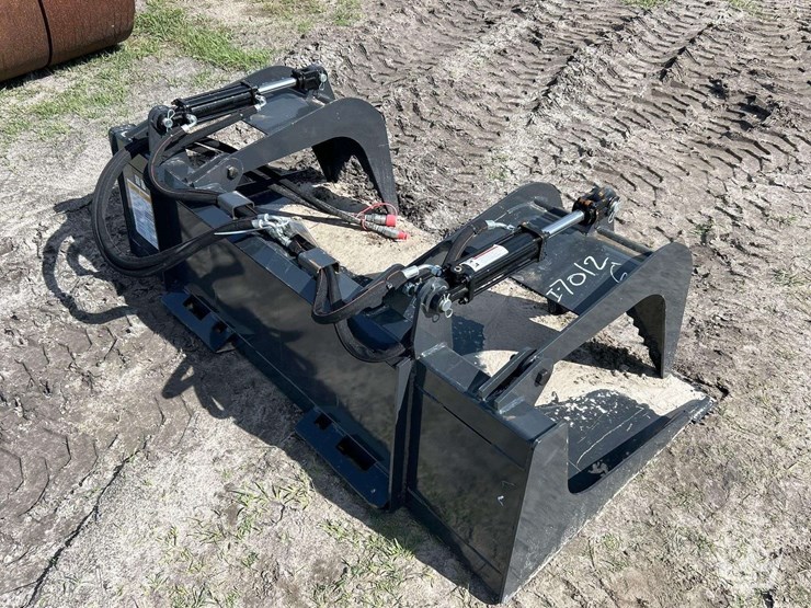 2025-wolverine-gb-11-72w-72in-dual-cylinder-hydraulic-grapple-bucket-skid-steer-attachment-image-2