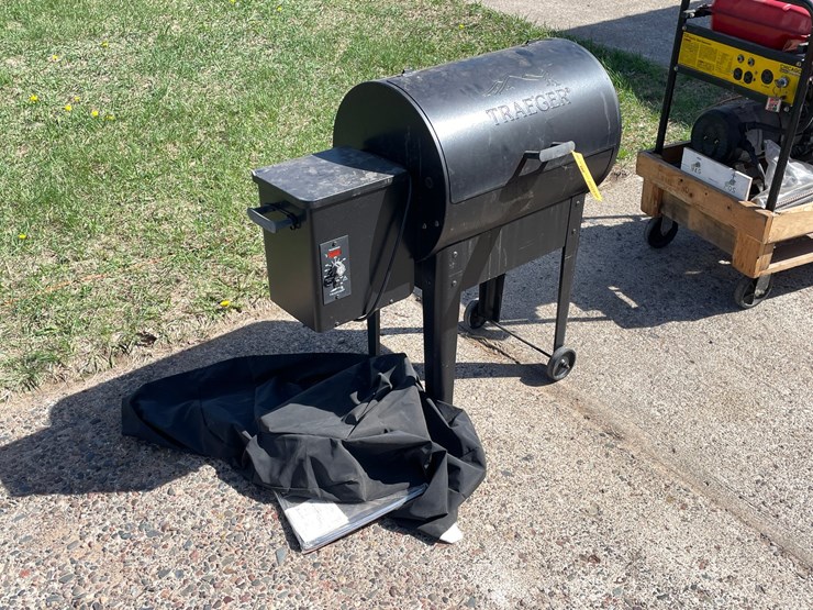 #7000-•-traeger-pellet-smoker-image-1