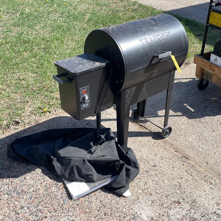 #7000 • Traeger Pellet Smoker