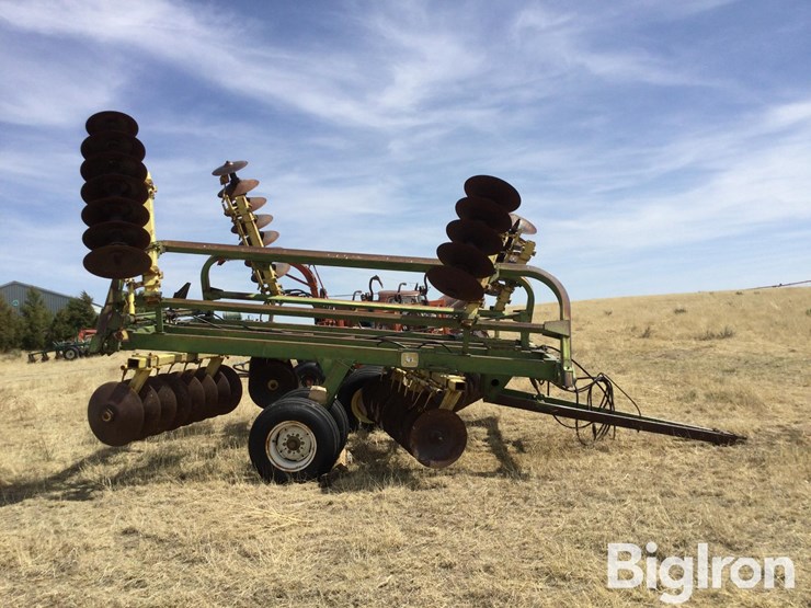 john-deere-230-image-4