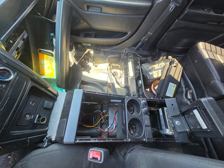 2016-ford-explorer-image-27