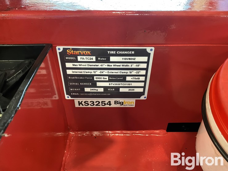 2025-massey-ferguson-730-image-18