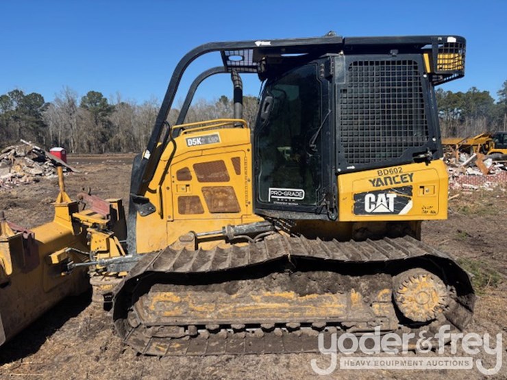 2016-caterpillar-d5k2-lgp-image-2