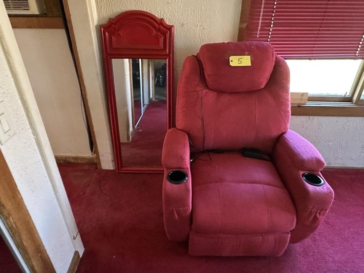 recliner-and-mirror-image-1