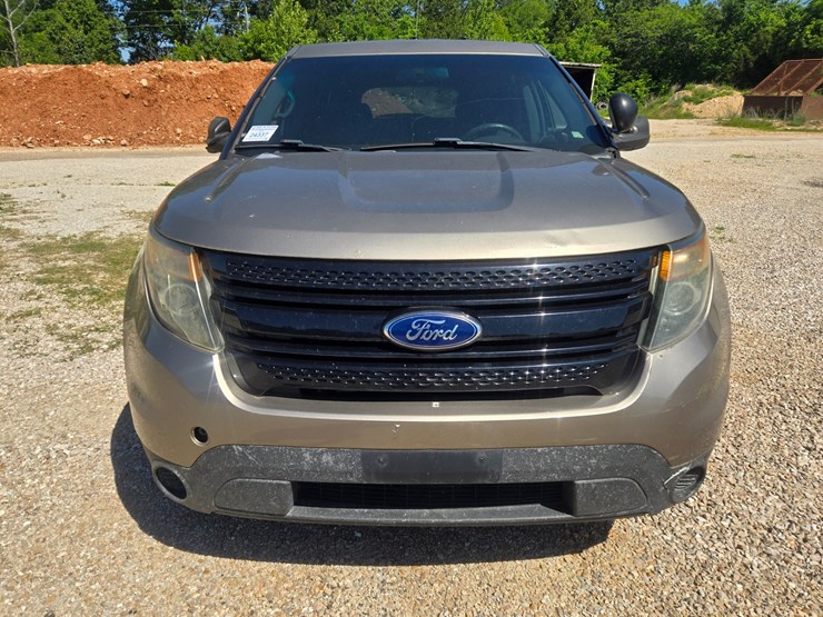 2015-ford-explorer-image-18