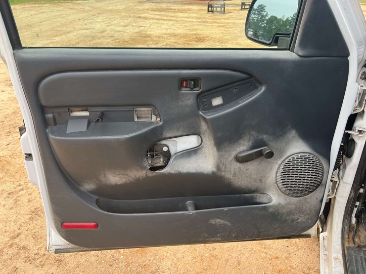 2001-chevrolet-silverado-1500-image-8