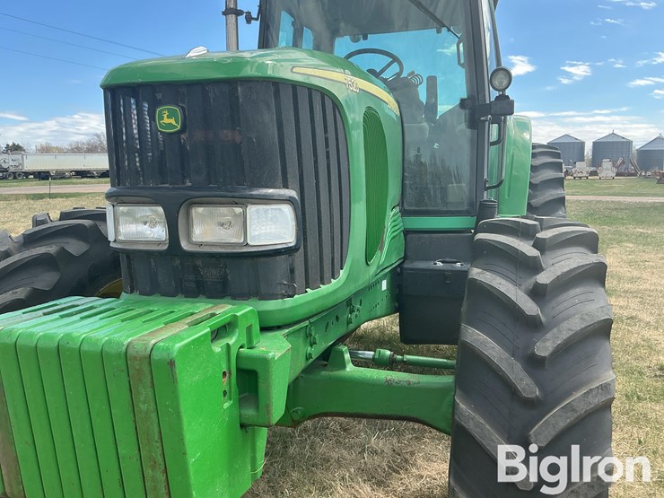 2005-john-deere-7520-image-9